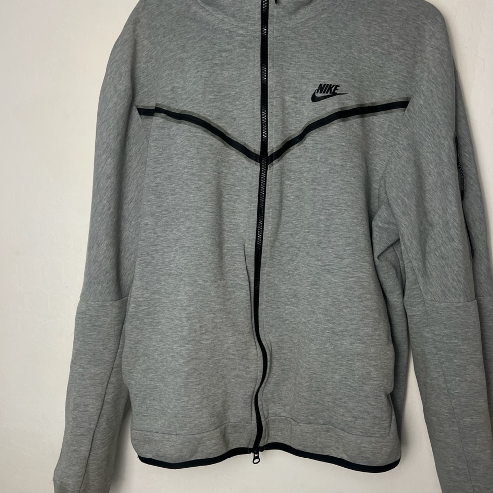 Nike Tech Gray Zip Up Jacket Size XL pre owned
